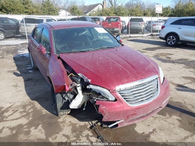 CHRYSLER 200 2013