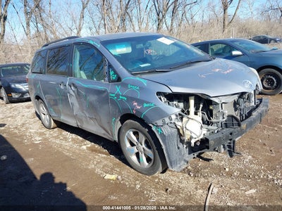TOYOTA SIENNA 2017