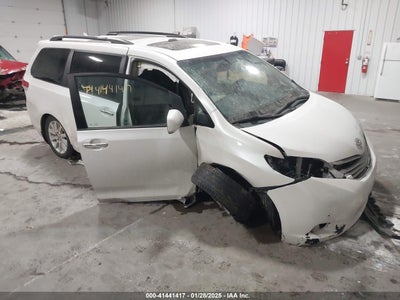 TOYOTA SIENNA 2012
