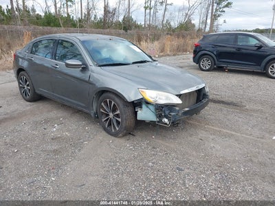 CHRYSLER 200 2013