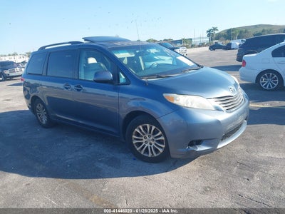 TOYOTA SIENNA 2013