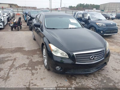 INFINITI M37 2011