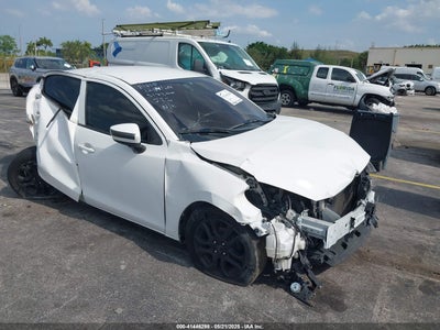 TOYOTA YARIS 2019