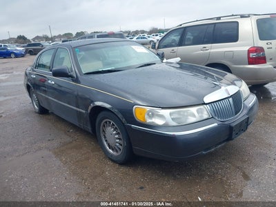 LINCOLN TOWN CAR 2000