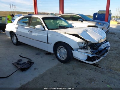 LINCOLN TOWN CAR 2000