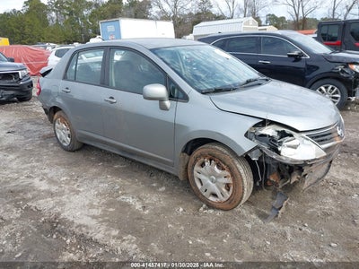 NISSAN VERSA 2011