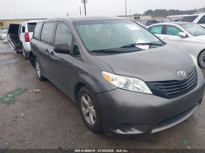 TOYOTA SIENNA 2015