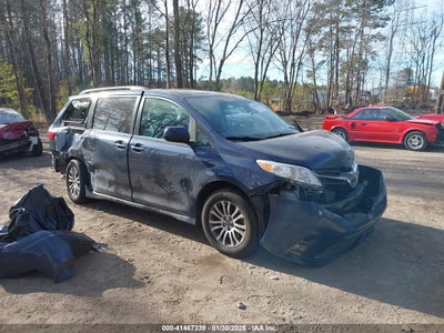 TOYOTA SIENNA 2018