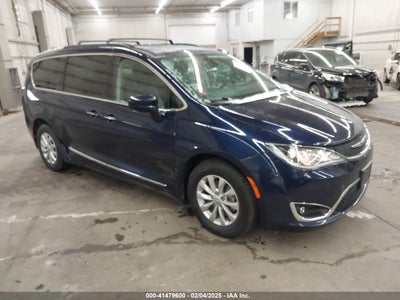 CHRYSLER PACIFICA 2017