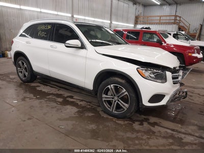 MERCEDES-BENZ GLC 300 2016
