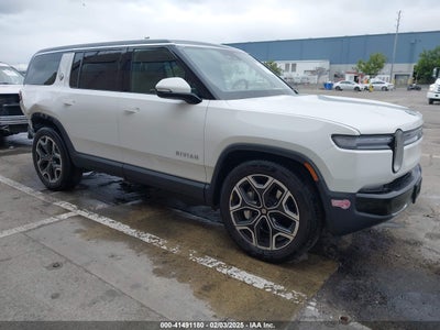 RIVIAN R1S 2025