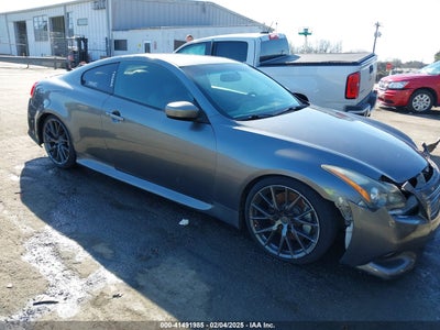 INFINITI G37 2011