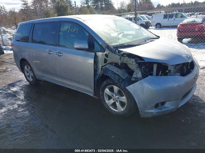 TOYOTA SIENNA 2011