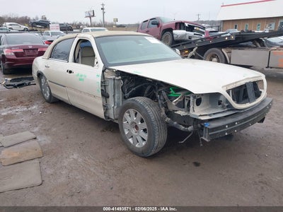 LINCOLN TOWN CAR 2003