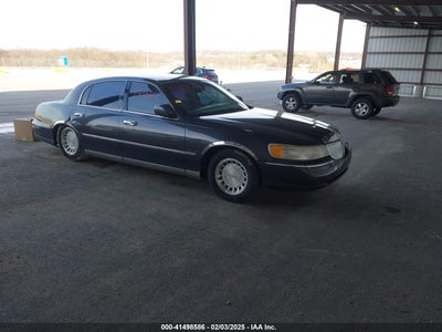 LINCOLN TOWN CAR 2001