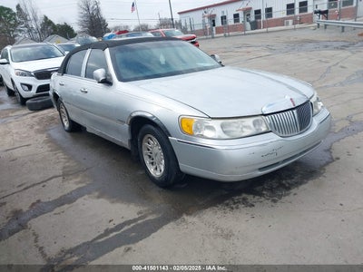 LINCOLN TOWN CAR 2001