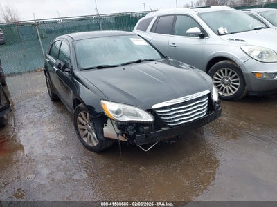 CHRYSLER 200 2013