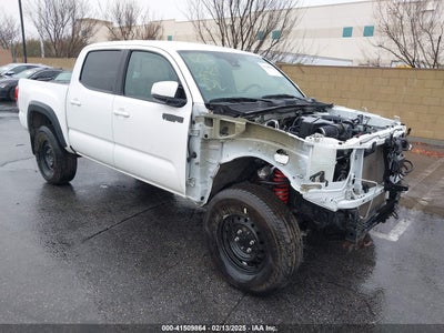TOYOTA TACOMA 2018