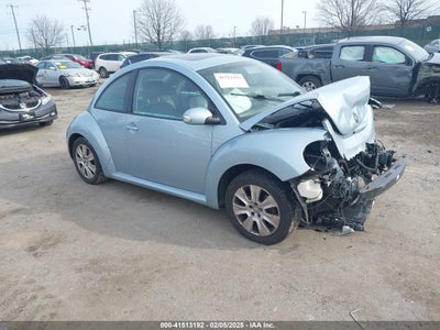VOLKSWAGEN NEW BEETLE 2010