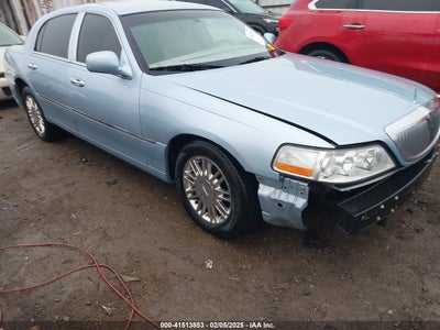 LINCOLN TOWN CAR 2011