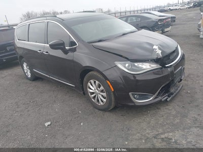 CHRYSLER PACIFICA 2017