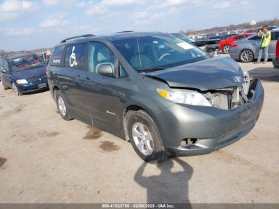 TOYOTA SIENNA 2012