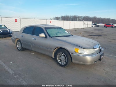 LINCOLN TOWN CAR 2002