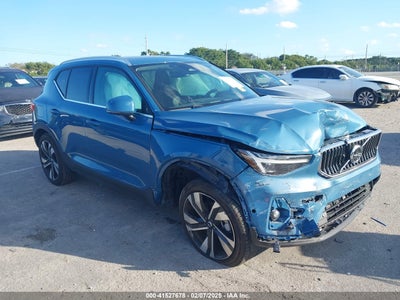 VOLVO XC40 2024