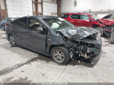 TOYOTA PRIUS PRIME 2017