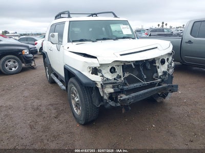 TOYOTA FJ CRUISER 2011