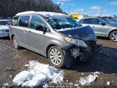 TOYOTA SIENNA 2011
