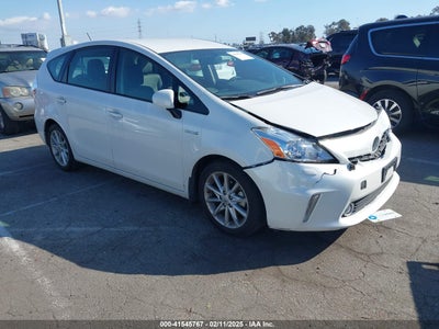 TOYOTA PRIUS V 2012