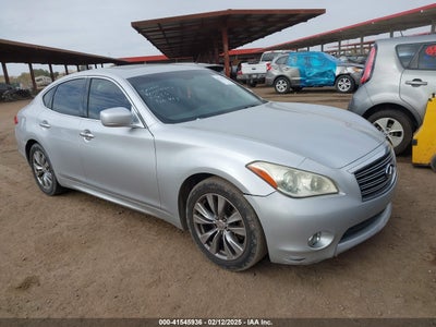 INFINITI M37 2013