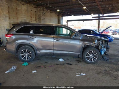 TOYOTA HIGHLANDER 2017