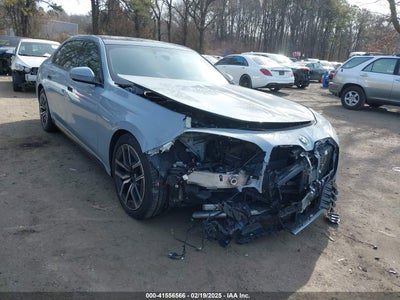 BMW 760 2023