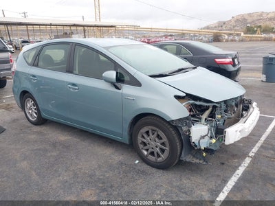 TOYOTA PRIUS V 2015