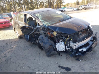TOYOTA PRIUS 2014