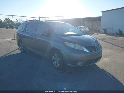 TOYOTA SIENNA 2011