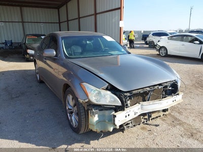 INFINITI M37 2012