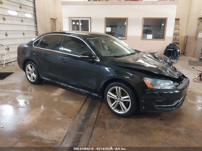 VOLKSWAGEN PASSAT 2015
