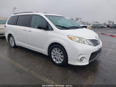 TOYOTA SIENNA 2011