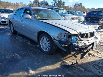 LINCOLN TOWN CAR 2004