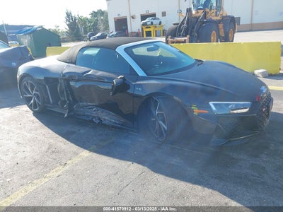 AUDI R8 SPYDER 2023