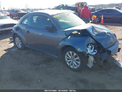 VOLKSWAGEN BEETLE 2014