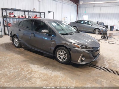 TOYOTA PRIUS PRIME 2017
