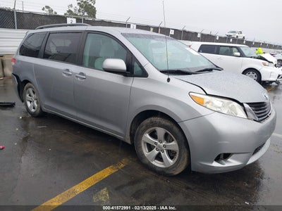 TOYOTA SIENNA 2011