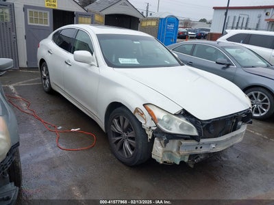 INFINITI M37 2013