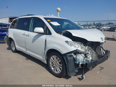 TOYOTA SIENNA 2015