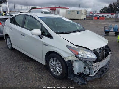 TOYOTA PRIUS PLUG-IN 2015