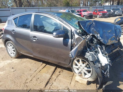 TOYOTA PRIUS C 2014